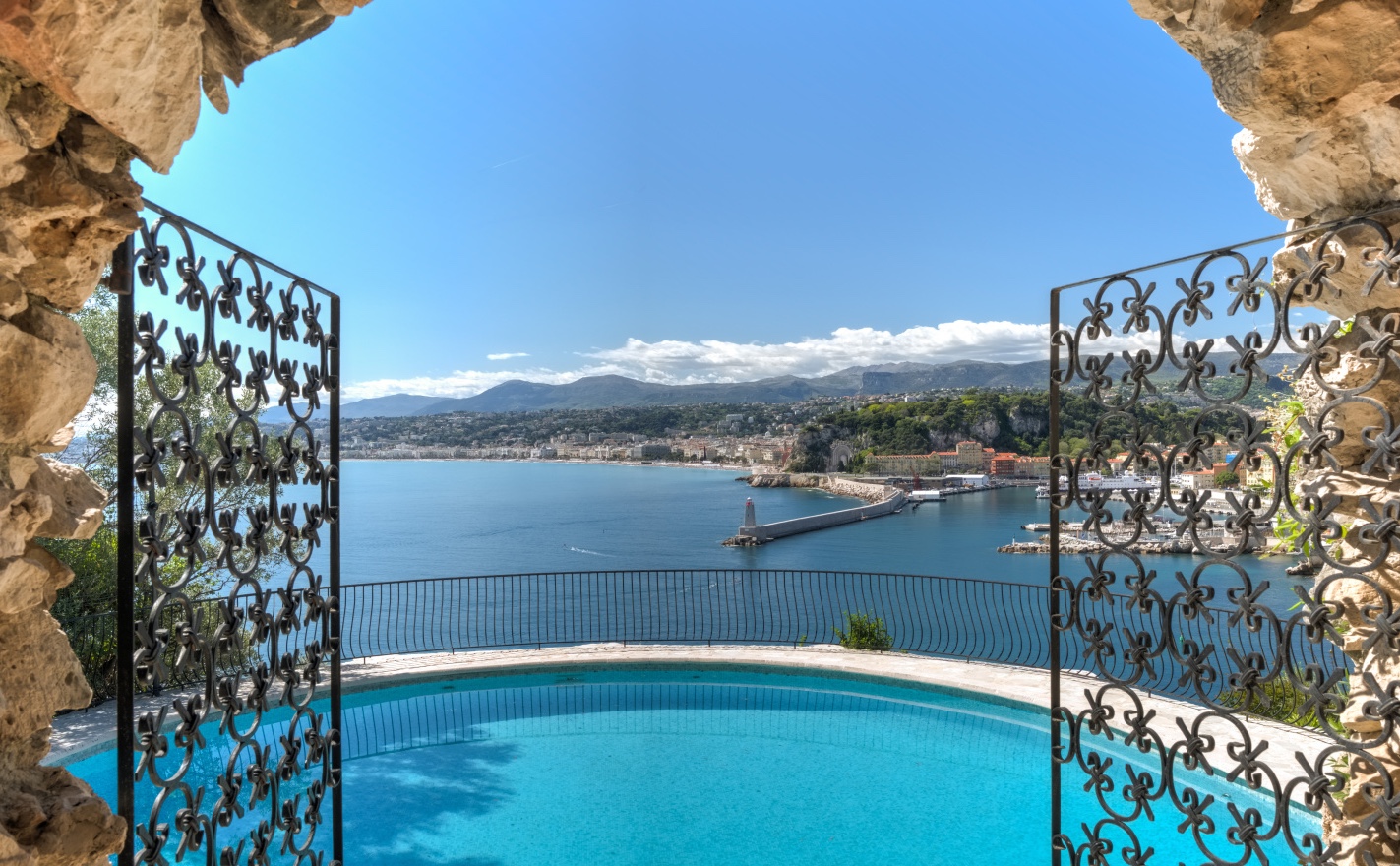 Investing in Luxury Real Estate on the French Riviera: Insights from Monaco to Saint-Tropez hero image