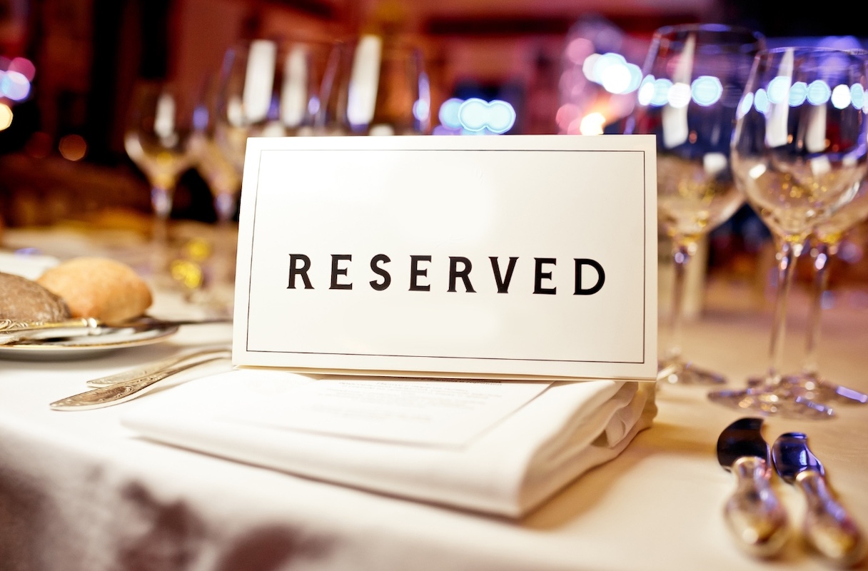 私人旅游与定制餐饮 — 探索欧洲奢华生活方式的新境界 hero image