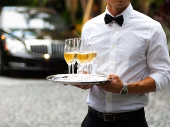 Элитный консьерж с привилегированным доступом image