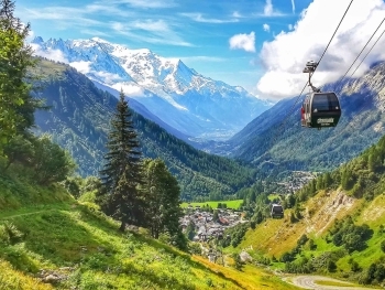 Genève en Automne : Une Balade Privée Inoubliable image