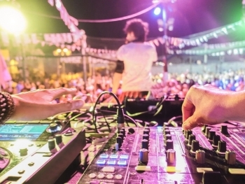 Ibiza VIP : Soirées Exclusives, Clubs de Renom et Expériences Nocturnes Inoubliables image